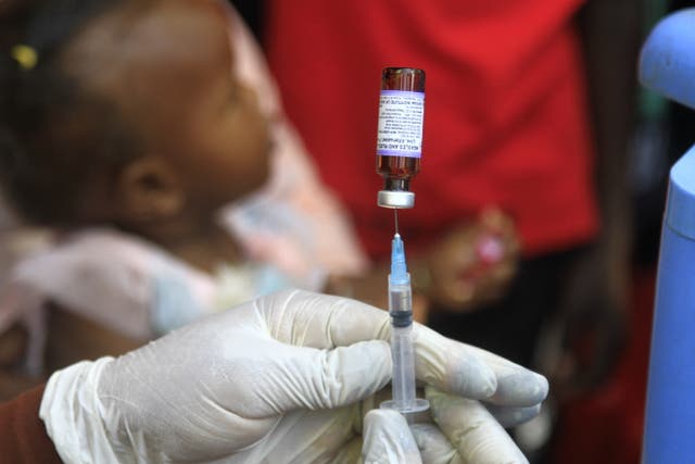 <p>A Sudanese nurse prepares a vaccine shot in Sudan's Gedaref city on January 22, 2024</p>