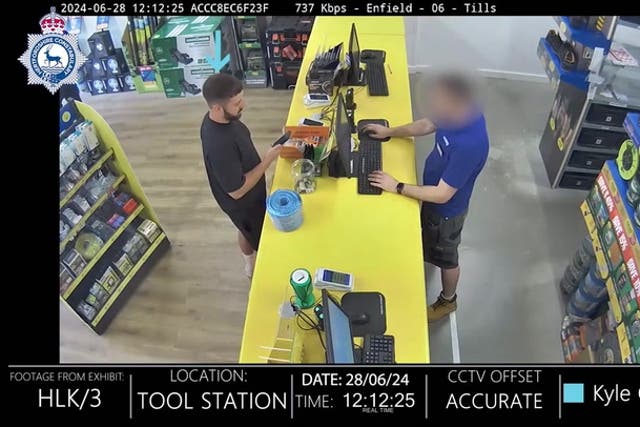 <p>Jury shown moment crossbow triple killer Kyle Clifford buys rope and petrol cans days before murdering family of John Hunt.</p>