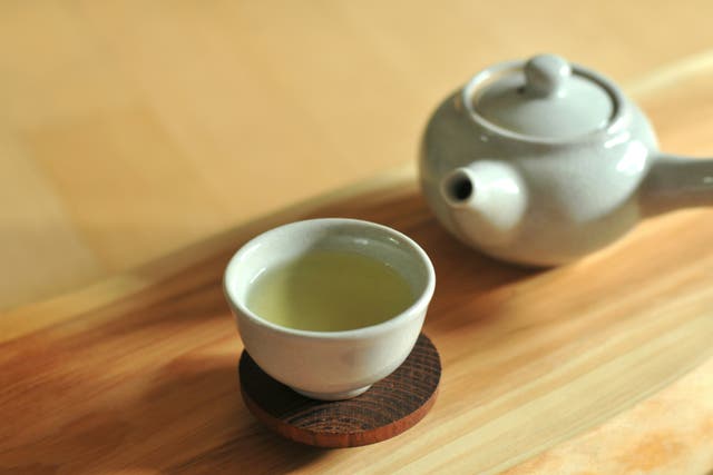 <p>Green tea has been linked with reduced white matter lesions</p>