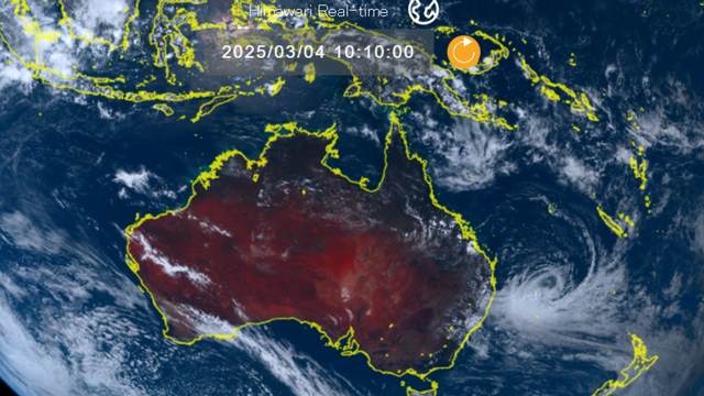 <p>Cyclone Alfred seen churning towards the southeastern coast of Australia on Tuesday</p>